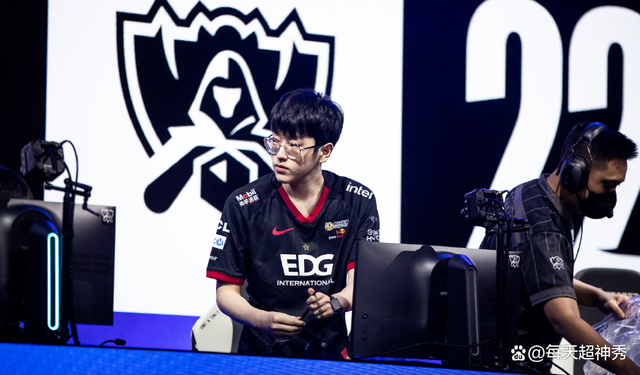 Scout在C9比赛中挺进下一轮,比分优势明显引发热议!的简单介绍 Scout在C9比赛中挺进下一轮,比分优势明显引发热议!的简单介绍