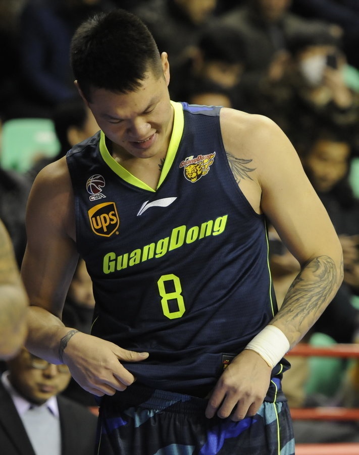 关于萨克拉门托国王训练开放日，今晚调整名单引欢呼，CBA常规赛在即，心理建设被强调的信息